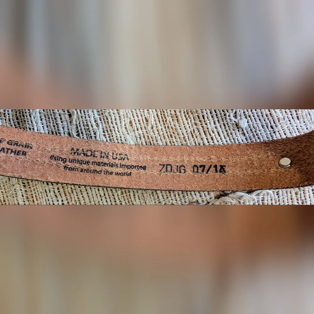 JUSTIN Cowhide Leather Buckle Tooled Belt Size 22